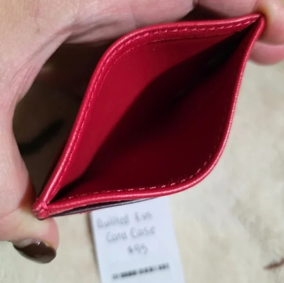 Coach Red Essential Card CaseWith Pillow Quilting. New With no Tag - Picture 5 of 5
